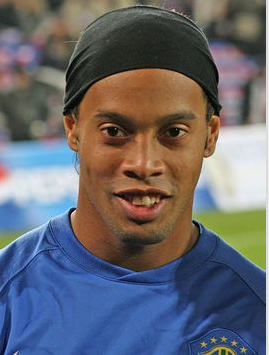 詹姆斯獲19分6籃板7助攻，刷新兩項紀錄 濃眉獲21分18籃板6封盖 湖人再擊敗國王